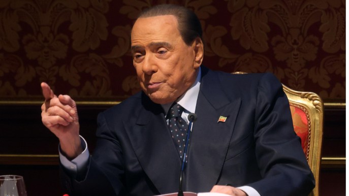 Falso testamento di Silvio Berlusconi, arrestato in Colombia Marco Di Nunzio: tentò estorsione