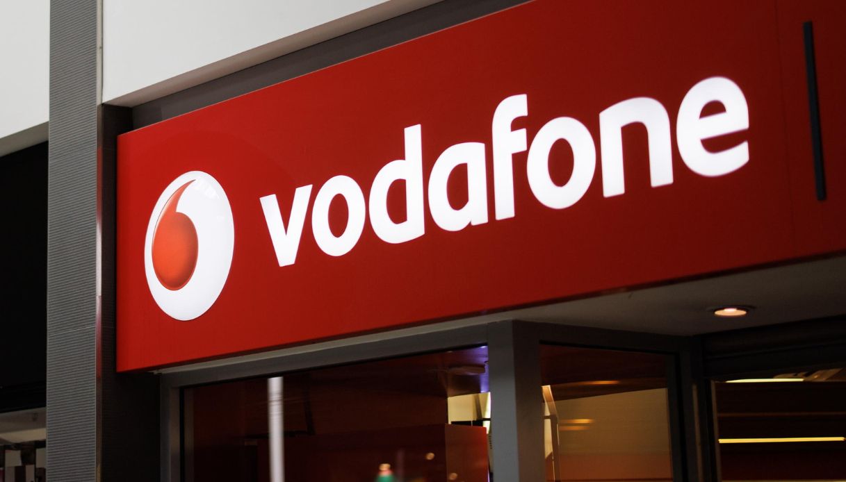 Vodafone Italia acquistata da Fastweb, via libera dal governo che non applica la Golden Power