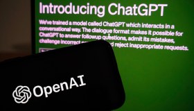OpenAI e Microsoft citate in giudizio da 8 giornali: hanno violato il copyright con ChatGPT