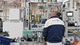 Stellantis assume ingegneri “low cost” in India, Marocco e Brasile: l’indiscrezione di Bloomberg