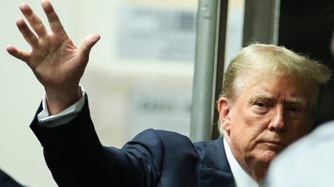 Trump condannato, cosa rischia il tycoon e come cambia la corsa alla Casa Bianca