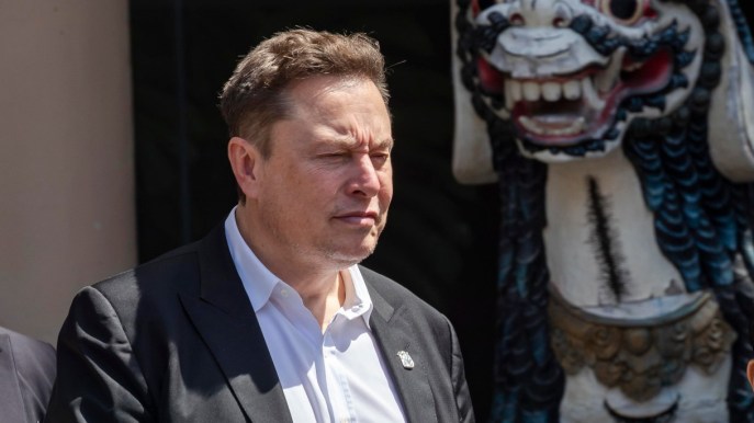 Elon Musk vuole licenziare ancora a X: tensione con la Ceo Linda Yaccarino