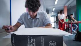 Maturità 2024, regole dai cellulari agli smartwatch fino ai commissari esterni: cosa sapere