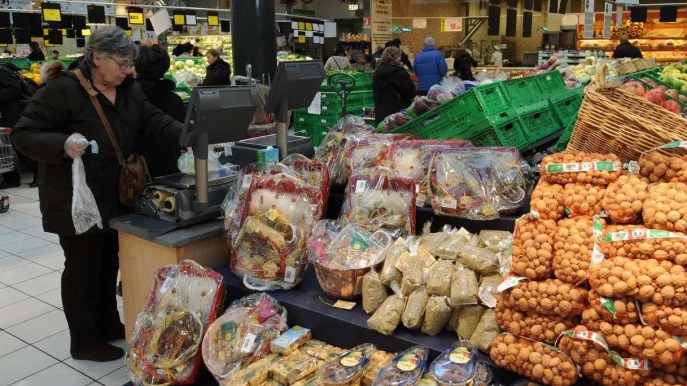 Inflazione ancora stabile a giugno ma sotto le attese, sempre più alti i prezzi di alimenti e hotel