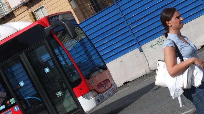 Sciopero Napoli del 26 giugno, mezzi Eav fermi: 2 stop di 24 e 4 ore per bus, metro e funicolari
