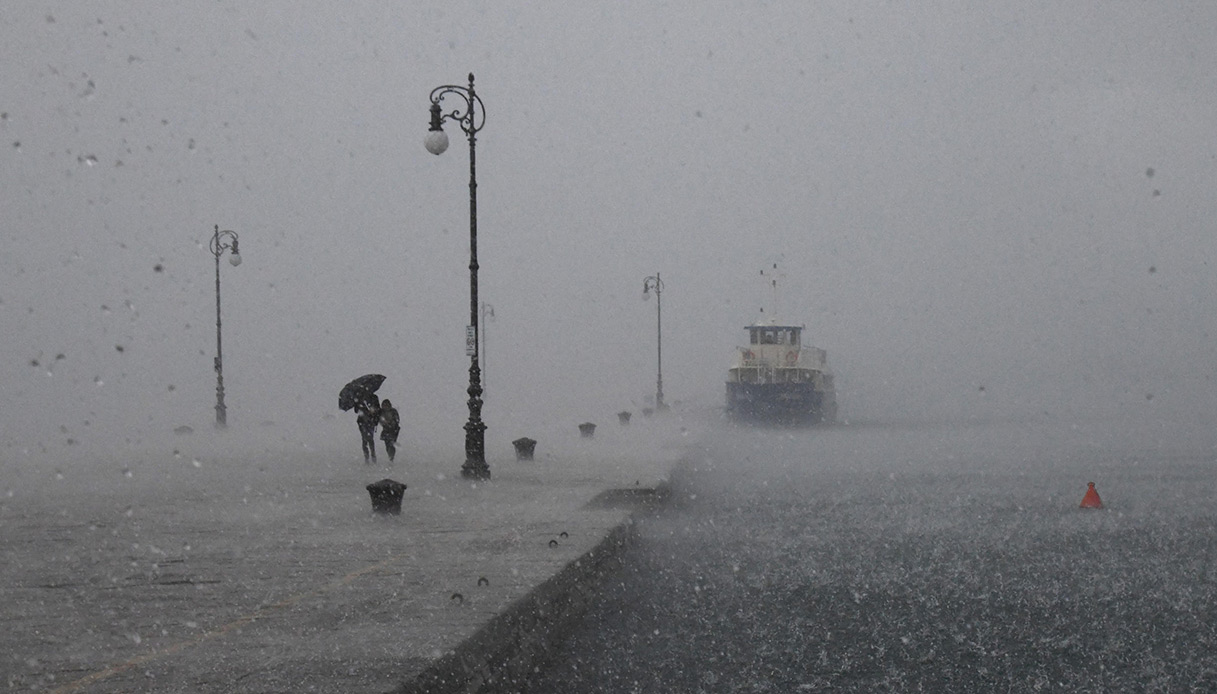 Allerta supercelle nel Nord Italia, poi arriva l’estate: le previsioni del week-end