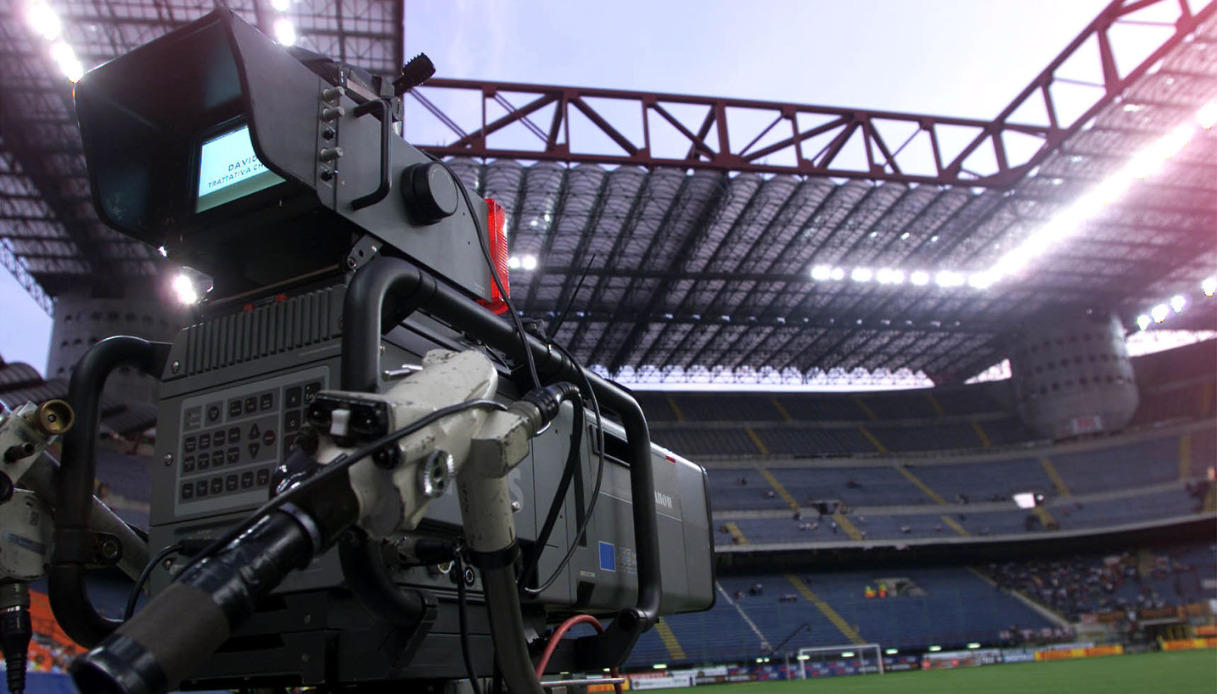 Diritti Tv Serie A, le società fanno causa a “cartello” di media: chiesti 3 miliardi
