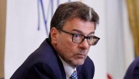 Giorgetti avverte sul Pnrr: “Rivedere le tempistiche”. L’appello del ministro all’Ue sulle scadenze
