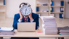 Orario di lavoro part time, quando l’azienda deve pagare i danni al lavoratore: la sentenza