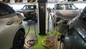 Auto elettriche, gli incentivi 2024 portano al +15% le vendite: bene anche Stellantis