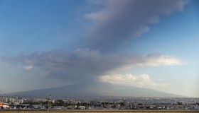 Stop dei voli all’aeroporto di Catania per l’eruzione dell’Etna