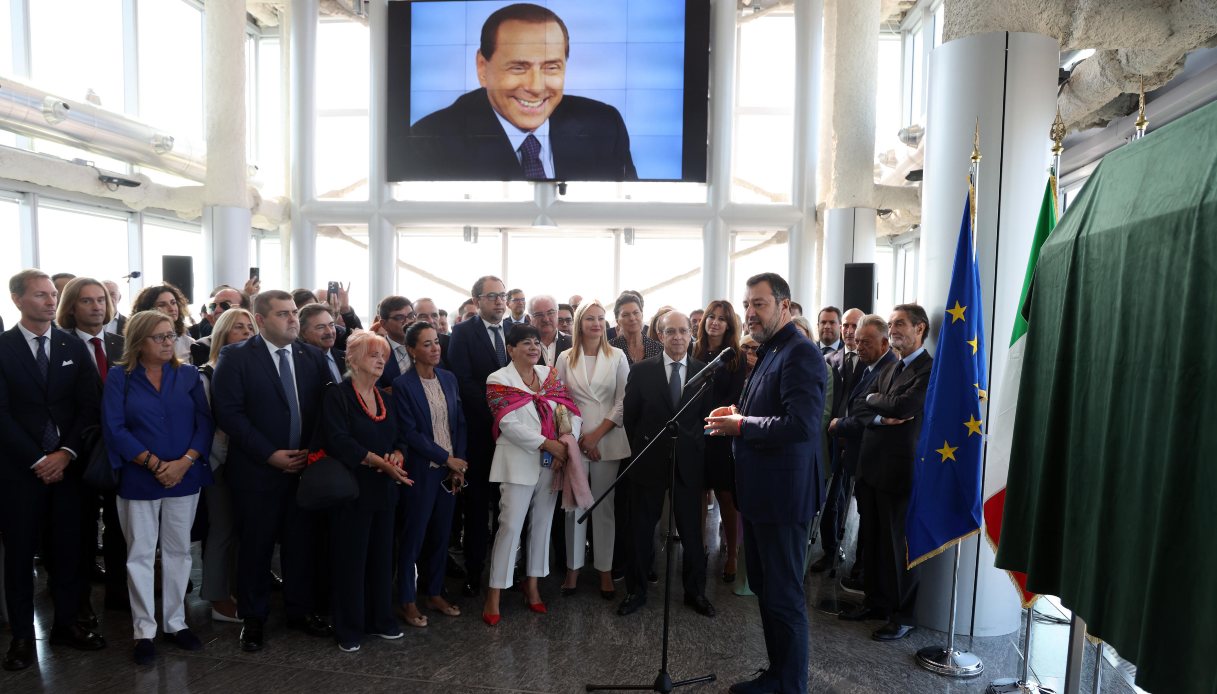 L’aeroporto di Malpensa sarà intitolato a Silvio Berlusconi: Salvini pronto alla firma