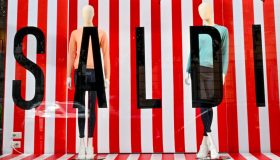 Saldi, prevista spesa di 200 euro a famiglia: 3,2 miliardi per il settore