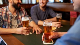 Boom birra analcolica, cala la produzione tradizionale: solo la Germania si conferma