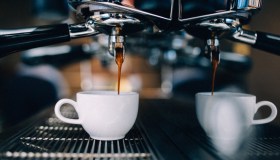 Quanto costa il caffè al bar in Italia: i prezzi nelle città