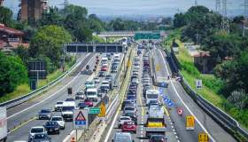 Esodo estivo, le strade più trafficate del fine settimana, da bollino nero e rosso