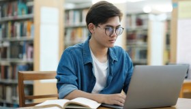 5 corsi online da fare in agosto per trovare lavoro in autunno