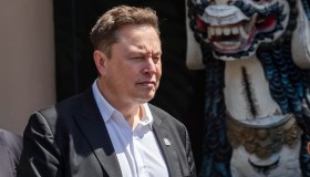 X chiude i suoi uffici in Brasile. Intanto Musk dona un cybertrack al leader ceceno Kadyrov