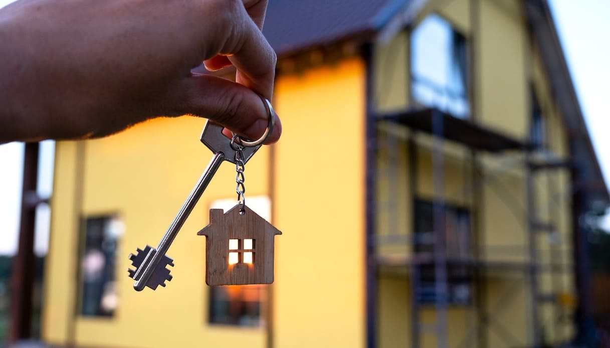 Mutuo prima casa, gli interessi passivi si possono detrarre anche quando si lavora all’estero