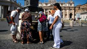 Vacanze estive proibitive per 3,7 milioni di italiani: 6,5 quelli che non si sposteranno in estate