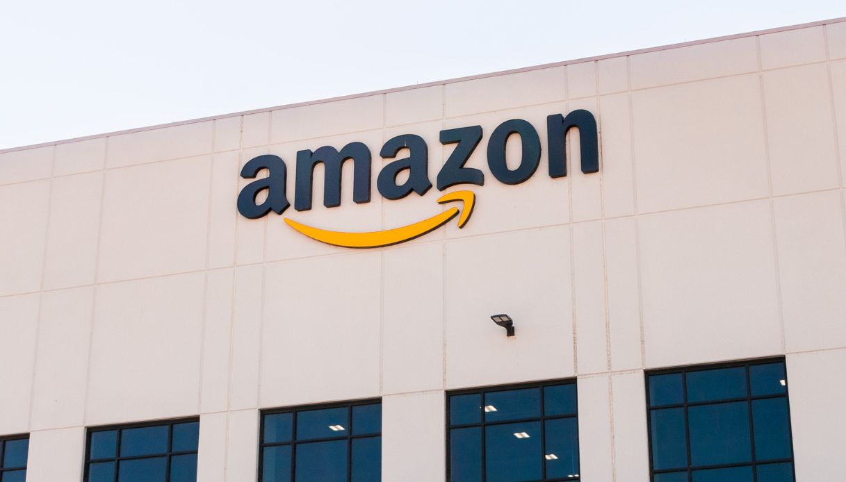 Amazon apre ad Alessandria il primo centro di approvvigionamento in Italia: 700 nuovi assunzioni