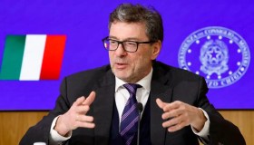 Giorgetti presenta il Psb: rapporto debito/Pil giù solo dal 2027