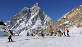 Italia e Svizzera spostano il confine al Cervino, il nuovo assetto per gli impianti sciistici