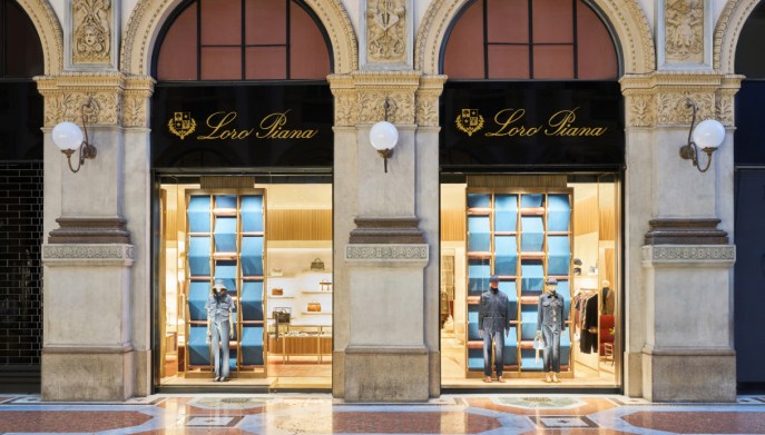 Boutique Loro Piana in Galleria Vittorio Emanuele a Milano