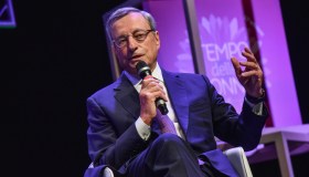 Rapporto Draghi allo studio dell’Ue sul debito comune, l’ex presidente Bce: “Ci vorrà tempo”