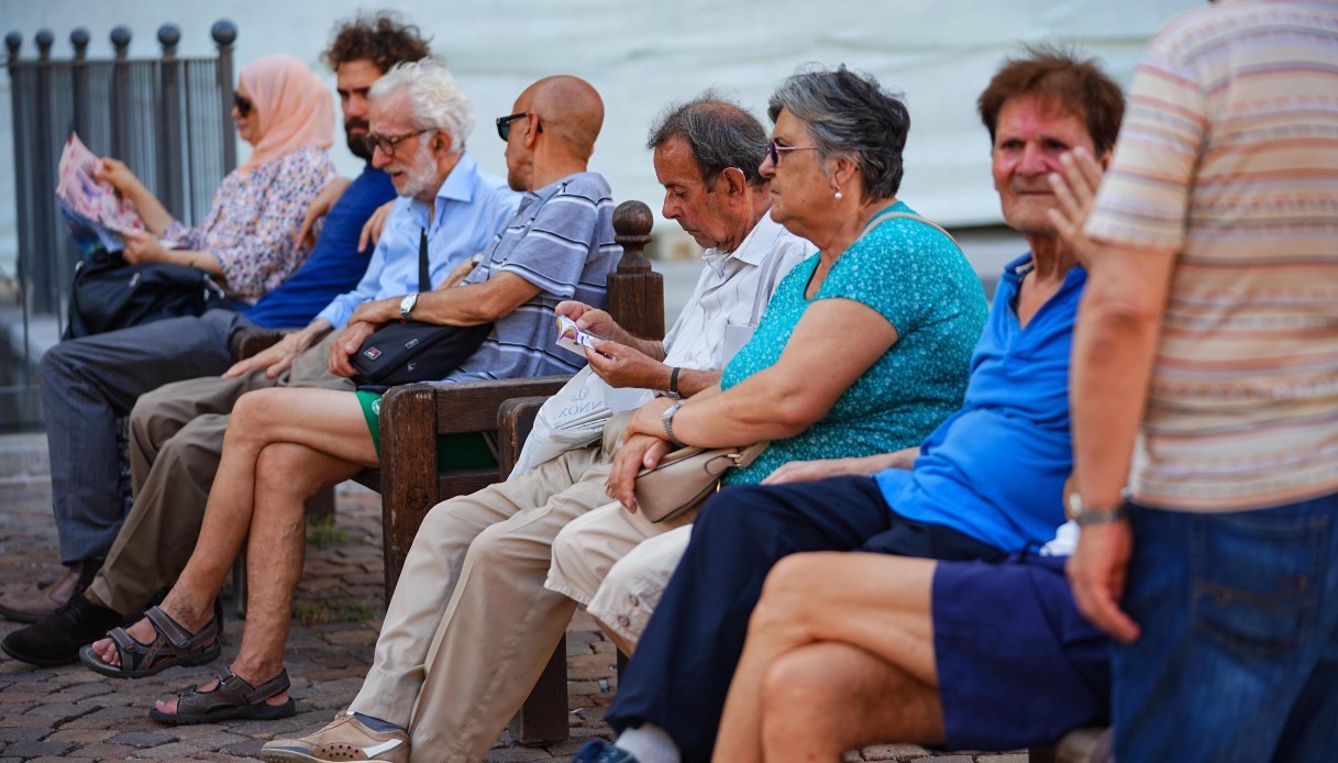 Pensione anticipata nel 2025 con il sistema contributivo, cambiano i requisiti minimi