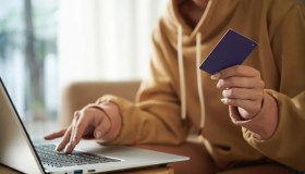 Bonifici, nuove regole in arrivo per tutte le banche: cosa cambia e quando