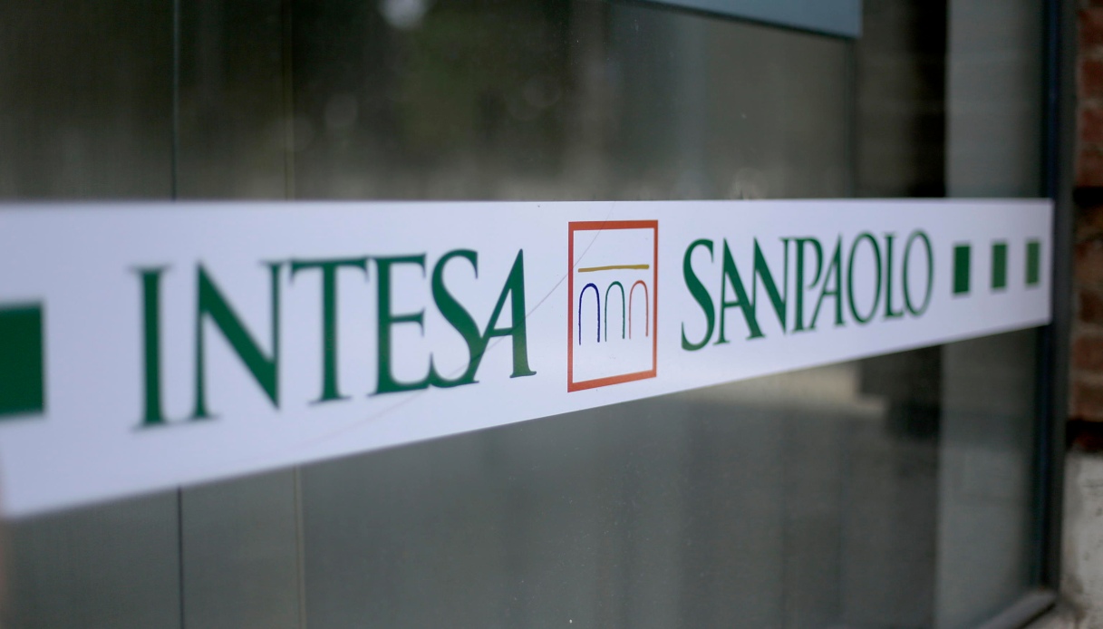 https://quifinanza.it/wp-content/uploads/sites/5/2024/09/intesa-sanpaolo.jpg