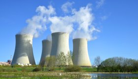 ChatGPT spinge l’energia nucleare: perché l’IA ha bisogno dell’atomo