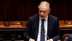 Auto, cosa prevede il piano del Governo per rinviare lo stop a benzina e diesel dal 2035