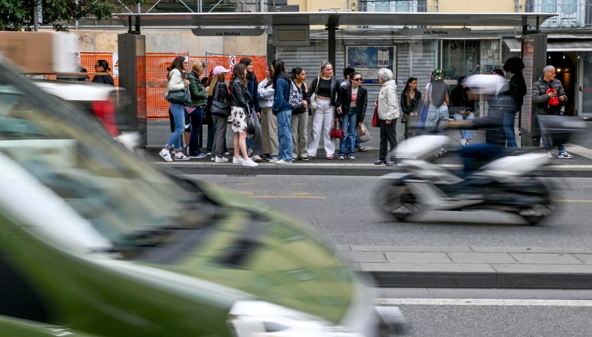 gli orari di bus, metro e funicolari #adessonews