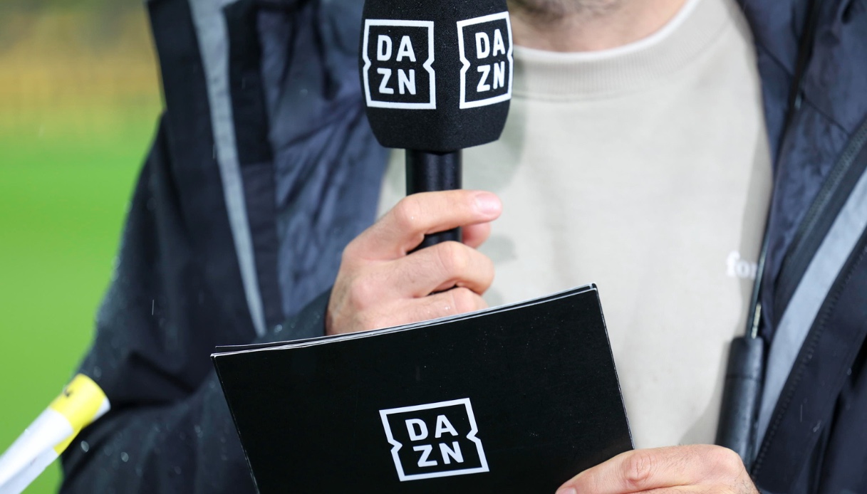 Dazn diffidato da Agcom e il Piracy Shield traballa, chi guadagna col “pezzotto” vive sereno