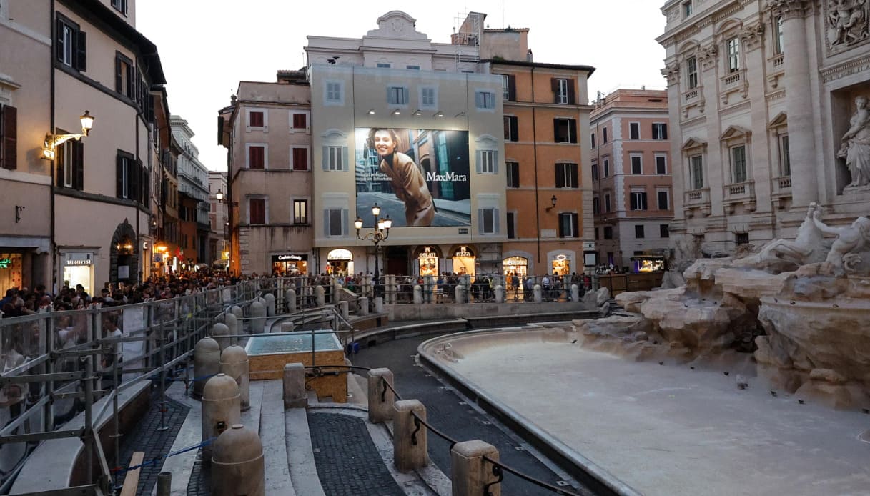 https://quifinanza.it/wp-content/uploads/sites/5/2024/10/Fonta-trevi-restauro-piscina.jpg