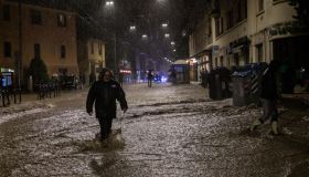 Alluvione Bologna e Emilia, slavina d’acqua, un morto e danni milionari. Voragine in Calabria