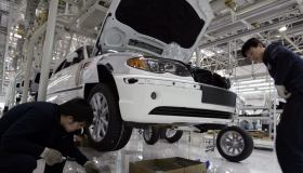 La Commissione Ue introduce dazi sulle e-car cinesi: il rischio di una guerra commerciale