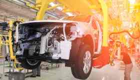 Il settore auto si conferma in crisi: occhi su conti Stellantis e Volkswagen