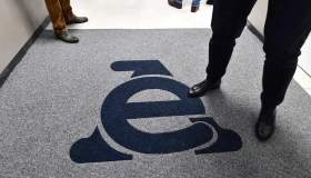 Via ai controlli del Fisco per i lavoratori con redditi sospetti, nel mirino ristoranti e taxi