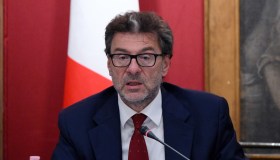 Giorgetti pronto a fare tagli ai ministeri se non lo faranno loro: “Farò la parte del cattivo”