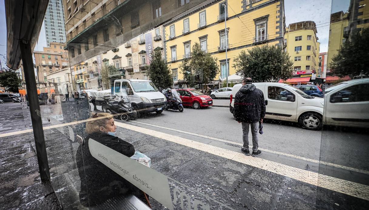 Sciopero Napoli del 18 ottobre, Eav e Anm regolari: niente stop per bus, metro e funicolari