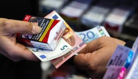 Il costo delle sigarette potrebbe aumentare di 5 euro: verso l’emendamento in Manovra