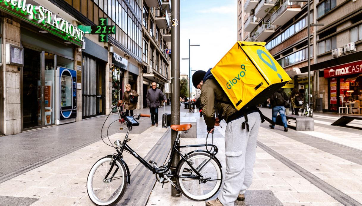 Multa da 5 milioni di euro per Foodinho (Glovo), violata la privacy dei rider