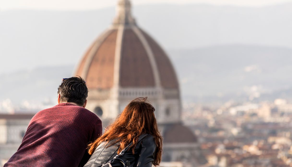 Flussi turistici in Italia in calo nel terzo trimestre 2024, ma aumentano stranieri: i dati Istat aggiornati