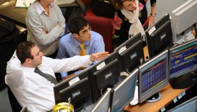 La Borsa del 5 novembre, Piazza Affari chiude in negativo in attesa delle elezioni in Usa