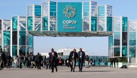 Cop 29 a Baku, la conferenza Onu sul clima: per il Regno Unito l’energia rinnovabile è “inarrestabile”