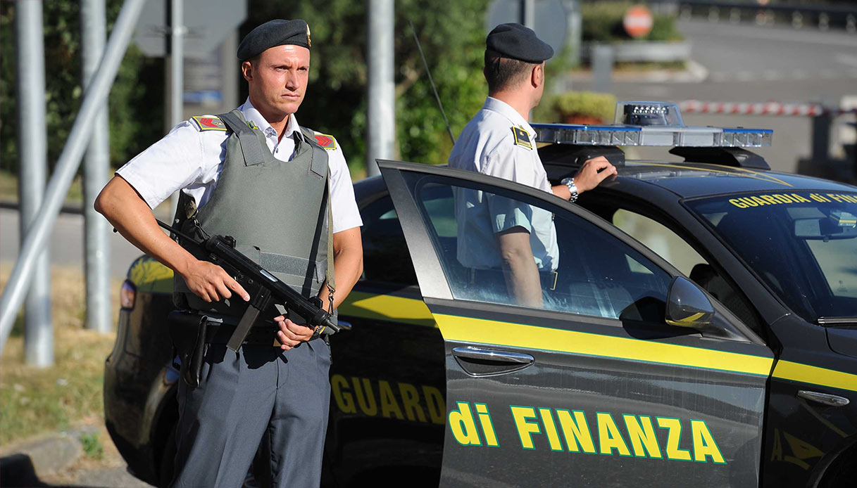 Concorso Guardia di Finanza 2004 per 1.634 allievi, c’è il bando: requisiti, età, punteggi