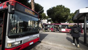 Sciopero Roma dell’8 novembre, mezzi pubblici Atac e RomaTpl fermi: orari e modalità